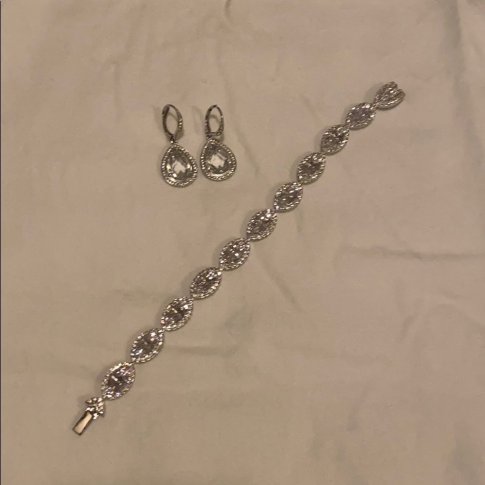 Bracelet & earrings